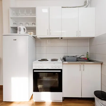 Naomi Apartment *